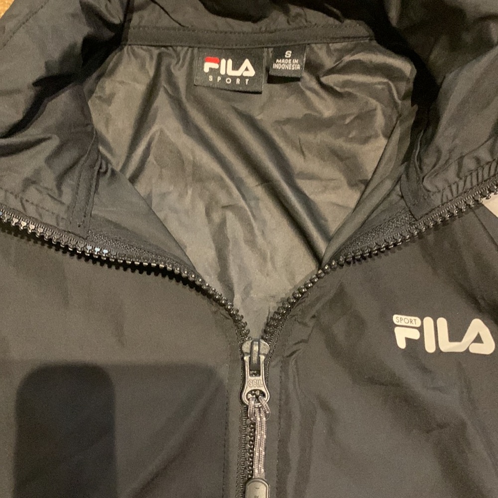 Fila - Picture 2 of 6